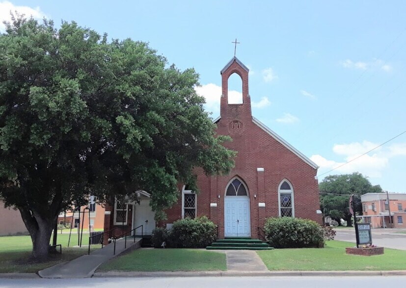 715 8th st, Hempstead, TX à vendre - Photo de l’immeuble – Image 2 sur 4
