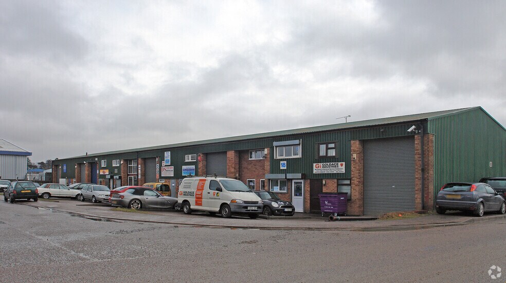 Grovebury Rd, Leighton Buzzard à louer - Photo de l’immeuble – Image 2 sur 3