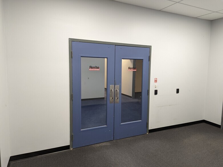165 Ledge St, Nashua, NH à louer - Photo intérieure – Image 3 sur 6