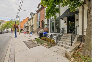 Plus de détails pour 110 Scollard St, Toronto, ON - Local commercial à vendre