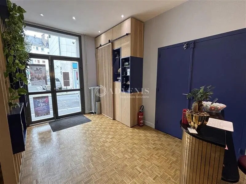 Local commercial dans Orléans à louer Photo de l’immeuble– Image 1 sur 8