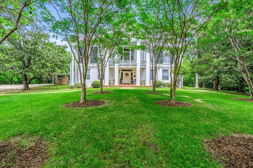 607 Old West Point Rd, Starkville, MS à vendre - Photo principale – Image 1 sur 45