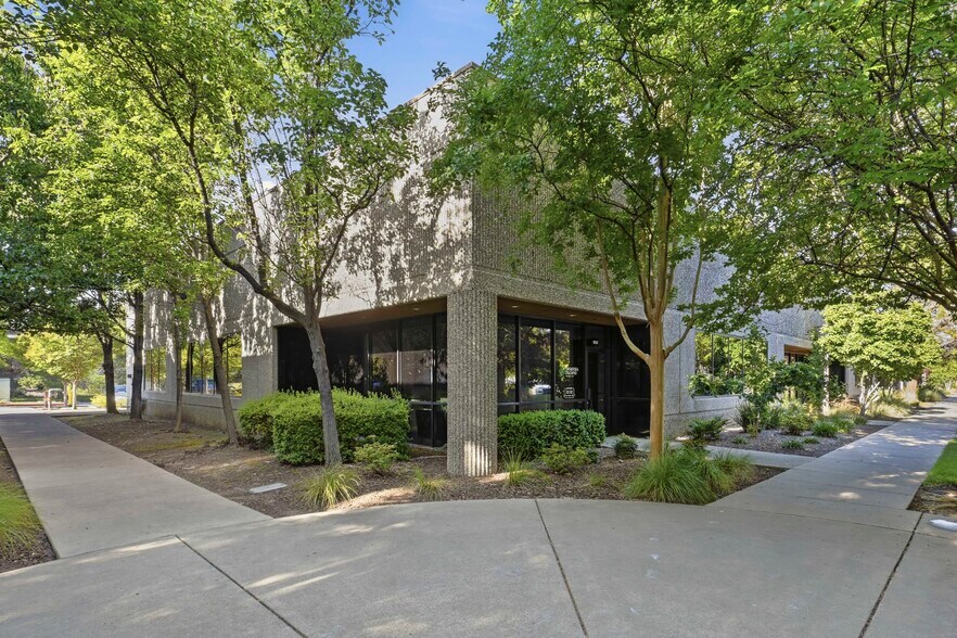1358 Blue Oaks Blvd, Roseville, CA à vendre - Photo de l’immeuble – Image 2 sur 27
