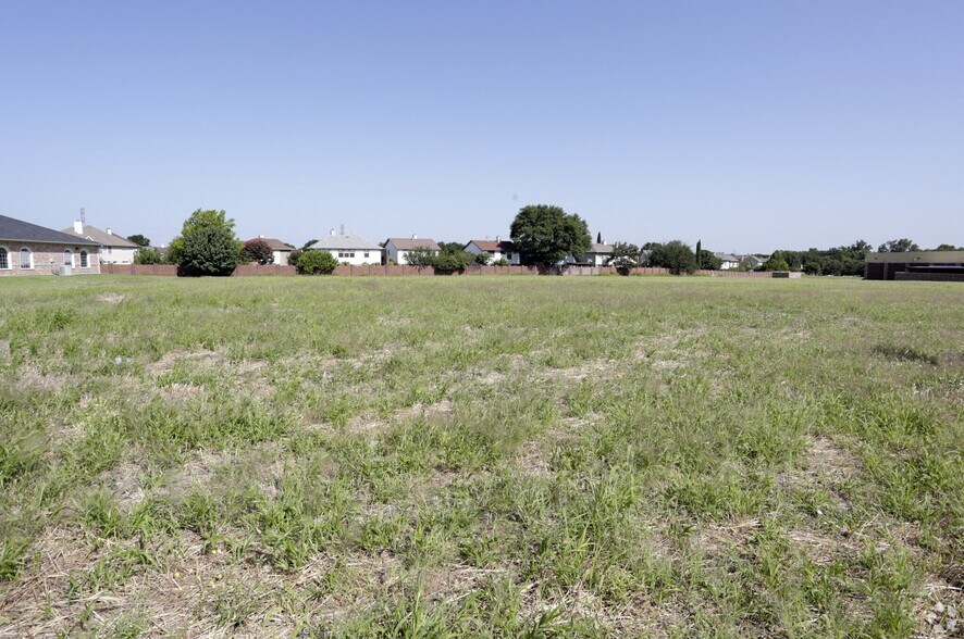 3341 Premier Dr, Plano, TX à vendre - Photo de l’immeuble – Image 2 sur 2