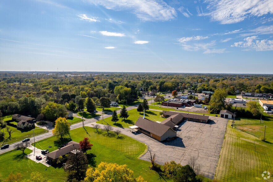4075 E Atherton Rd, Burton, MI à vendre - Aérien – Image 2 sur 7