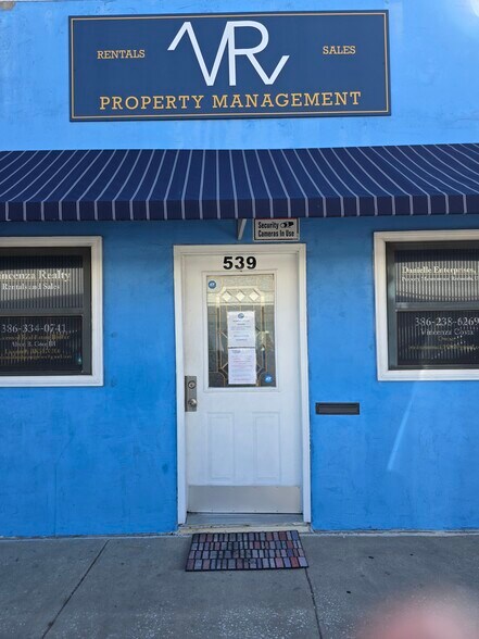 539 N Oleander Ave, Daytona Beach, FL à louer - Photo de l’immeuble – Image 1 sur 10