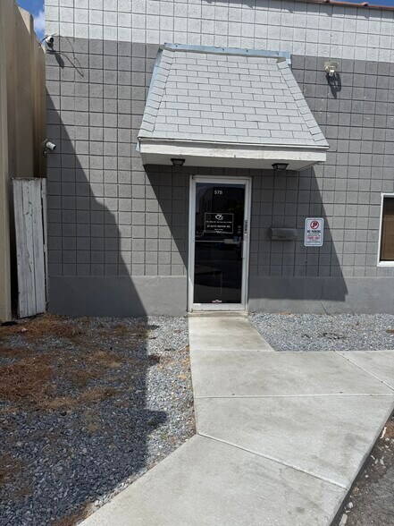 570-578 Billinis Rd, Salt Lake City, UT à louer - Photo de l’immeuble – Image 2 sur 4