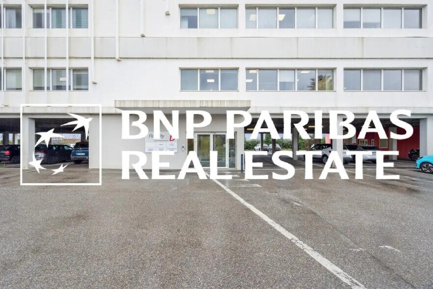 Bureau dans Marignane à louer - Photo de l’immeuble – Image 2 sur 22