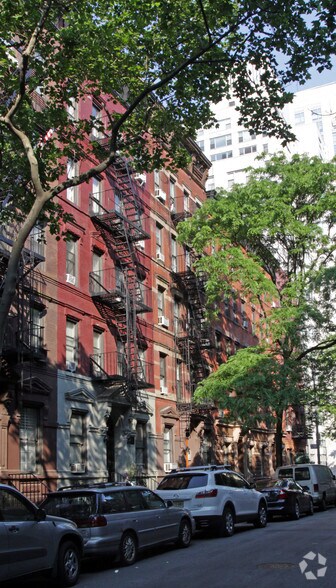 518 E 83rd St, New York, NY à vendre - Photo de l’immeuble – Image 3 sur 16