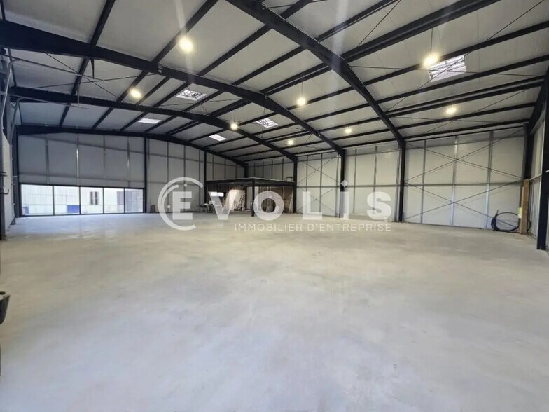 Local d’activités dans Arpajon à louer - Photo intérieure – Image 2 sur 8
