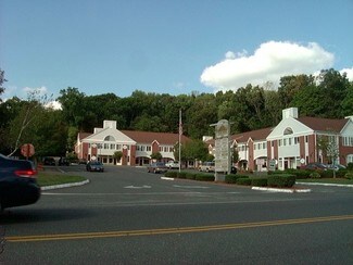 Plus de détails pour 530 Middlebury Rd, Middlebury, CT - Local commercial à louer