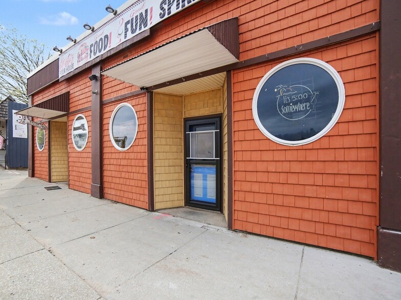 211 E Main St, Hart, MI à vendre - Photo de l’immeuble – Image 2 sur 8
