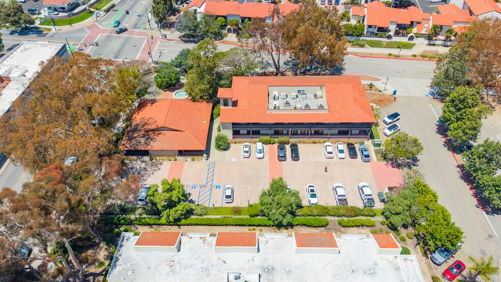 24 E Main St, Ventura, CA à vendre - Aérien – Image 3 sur 10
