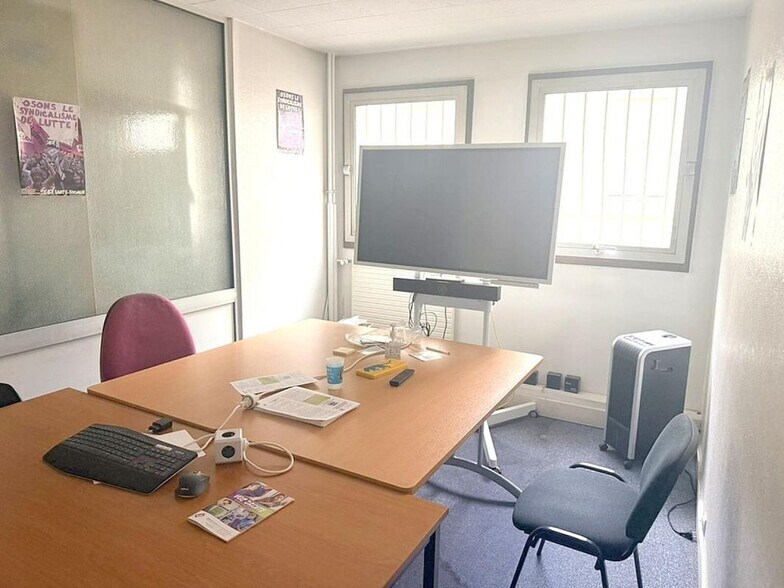 Bureau dans Aubervilliers à vendre - Photo intérieure – Image 2 sur 11