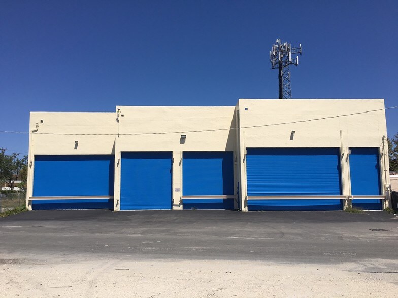 117 NW 3rd Ave, Dania, FL à louer - Photo principale – Image 1 sur 6