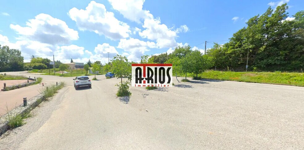 Local commercial dans Ginasservis à vendre - Photo de l’immeuble – Image 2 sur 2