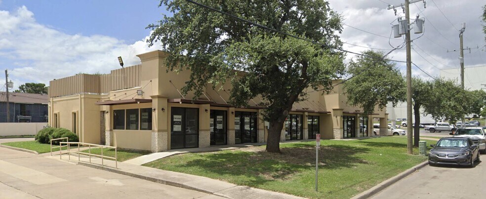 204 Hollandale Cir, Arlington, TX à louer - Photo de l’immeuble – Image 2 sur 2