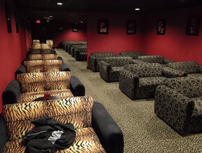 1721 S Flower St, Los Angeles, CA à louer Photo intérieure– Image 2 sur 9