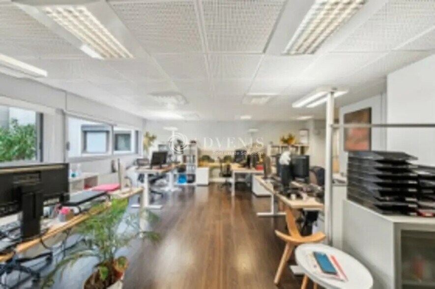 Bureau dans Paris à louer - Photo de l’immeuble – Image 3 sur 8