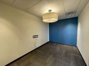 423-491 W Dussel Dr, Maumee, OH à louer Photo intérieure– Image 2 sur 3