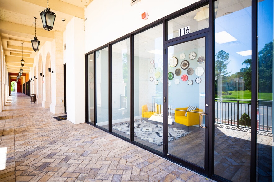 2121 S Hiawassee Rd, Orlando, FL à louer - Photo de l’immeuble – Image 2 sur 23