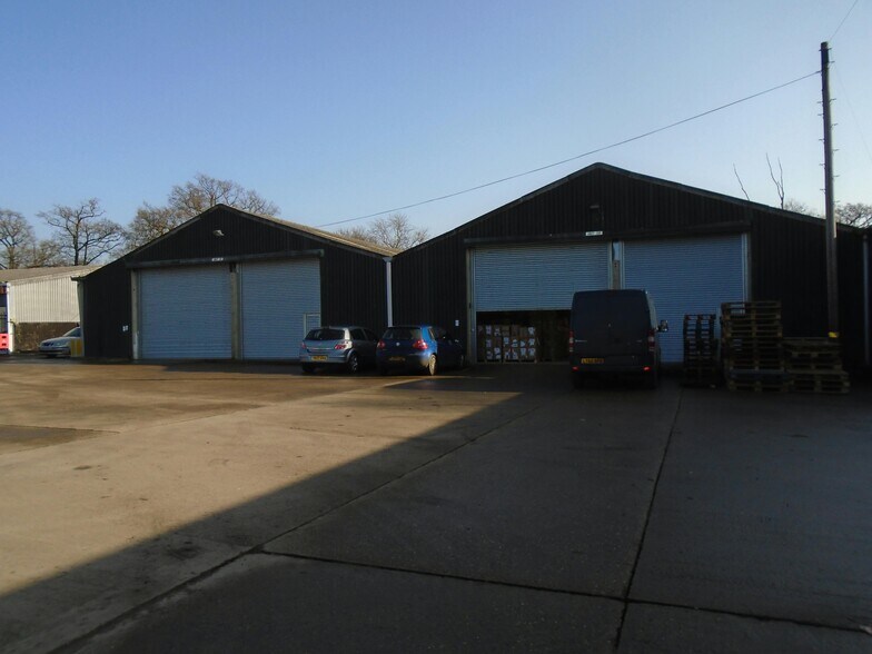 Aimes Green, Waltham Abbey à louer - Photo de l’immeuble – Image 2 sur 4