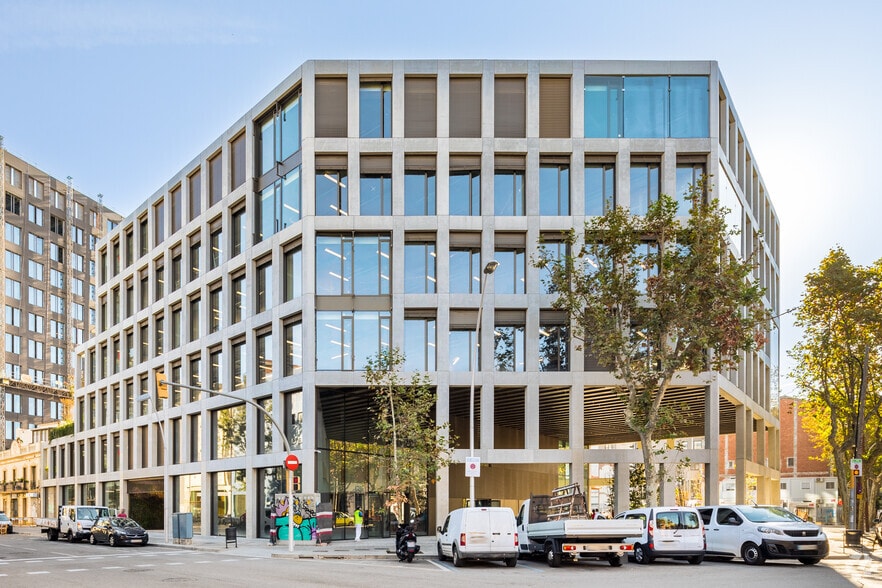 Bureau dans Barcelone, Barcelona à louer - Photo de l’immeuble – Image 2 sur 7