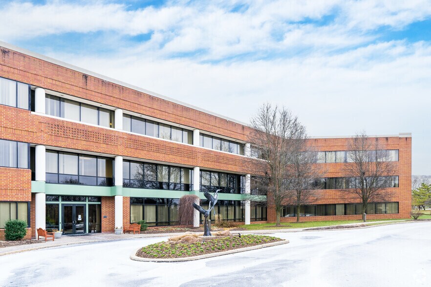 1605 Valley Center Pkwy, Bethlehem, PA à vendre - Photo principale – Image 1 sur 7