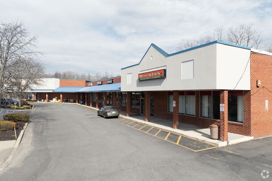 1649 Columbia Tpke, Castleton On Hudson, NY à louer - Photo de l’immeuble – Image 3 sur 6