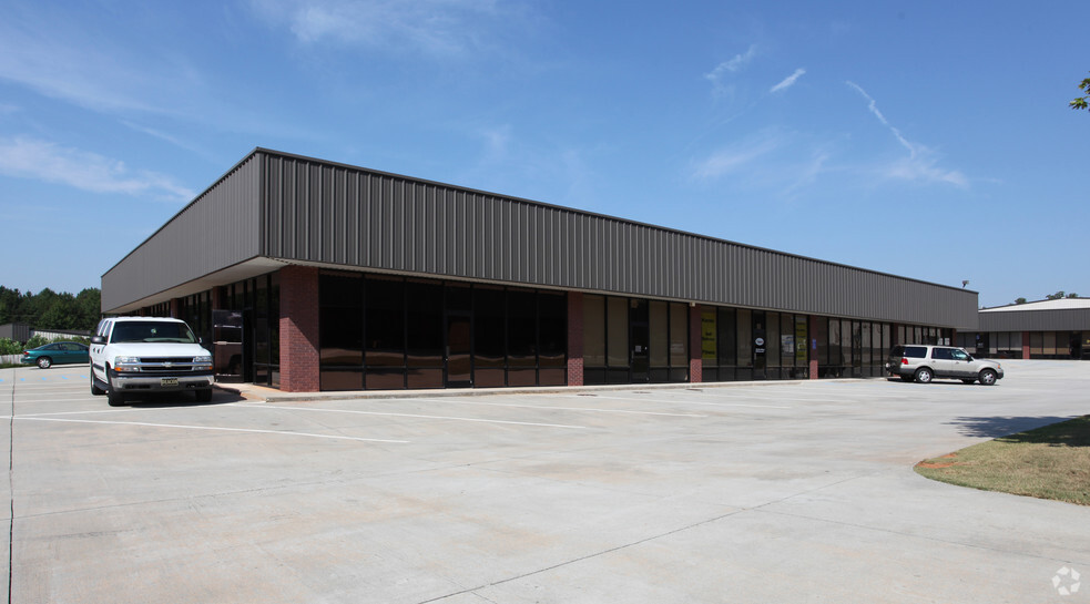 81-95 Pine Grove Rd, Locust Grove, GA à louer - Photo de l’immeuble – Image 2 sur 2