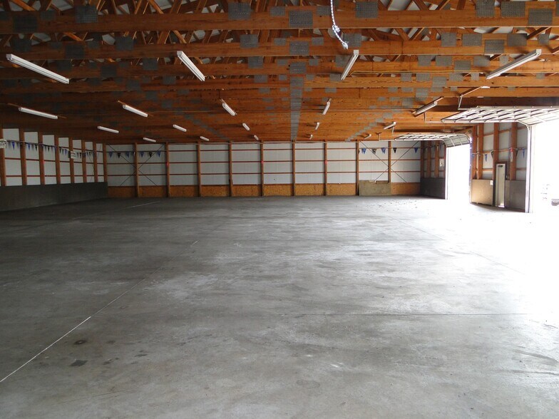 215 Clark Dr, East Alton, IL à louer - Photo intérieure – Image 3 sur 9