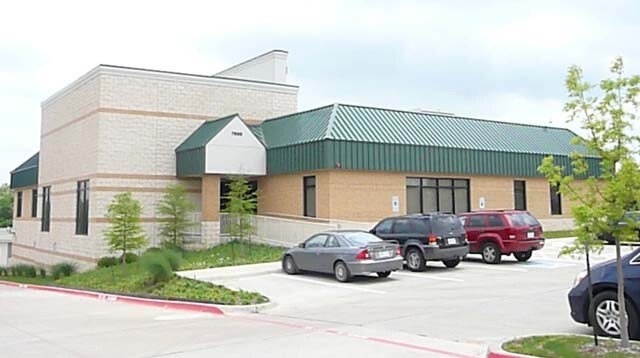 7989 W Virginia Dr, Dallas, TX à vendre - Photo de l’immeuble – Image 2 sur 5