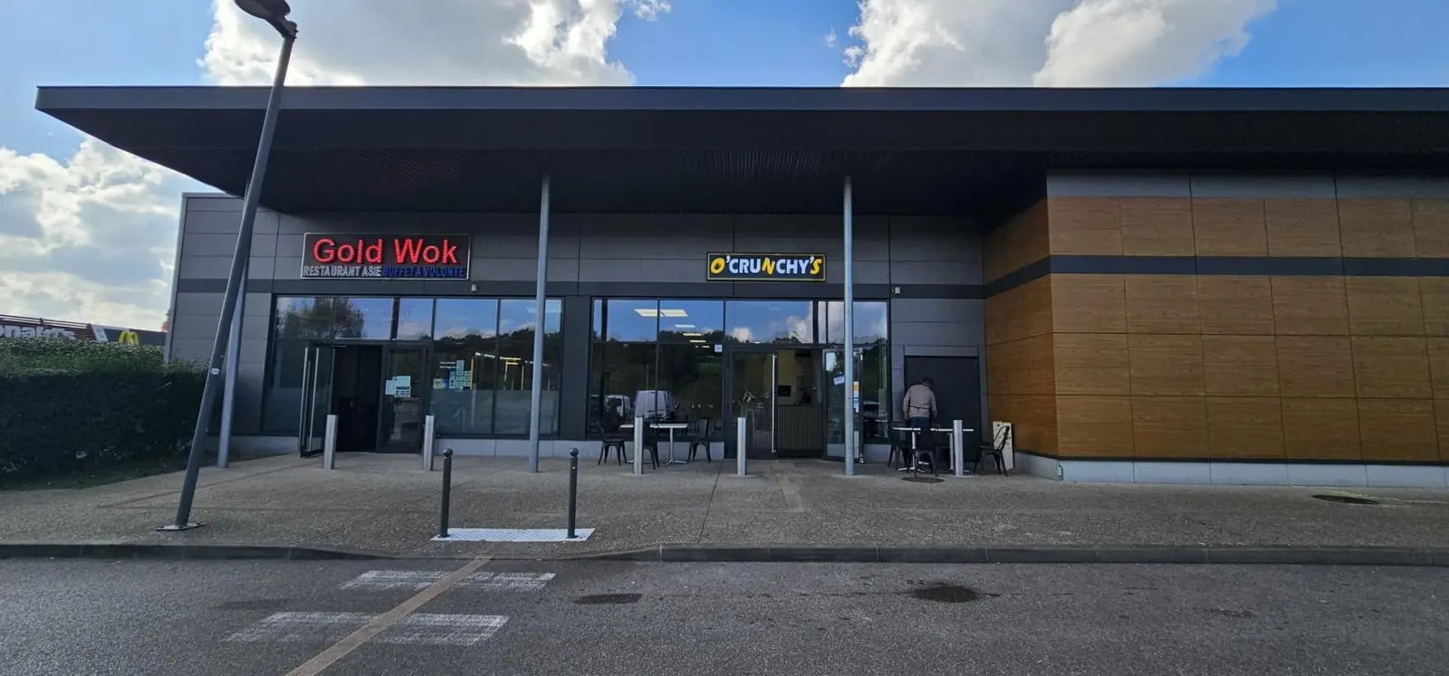 Local d’activités dans Méru à louer Photo de l’immeuble– Image 1 sur 13