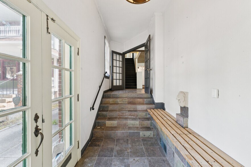 12610 Larchmere Blvd, Cleveland, OH à vendre - Photo de l’immeuble – Image 3 sur 47