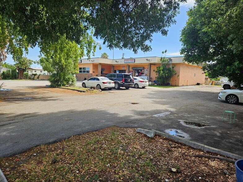 21510 SW 109th Ave, Cutler Bay, FL à vendre - Photo de l’immeuble – Image 2 sur 13