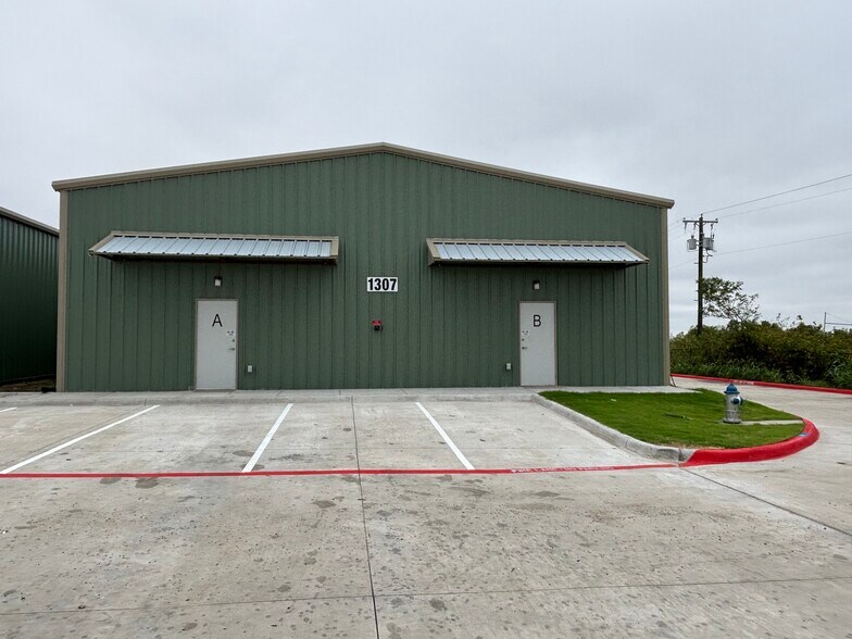 1303 Industrial Dr, Royse City, TX à louer - Photo de l’immeuble – Image 3 sur 11