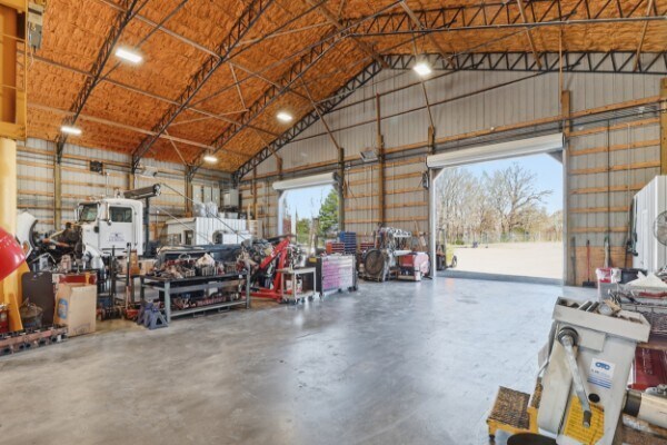 1018 Abiff Rd, Bon Aqua, TN à vendre - Photo intérieure – Image 3 sur 37