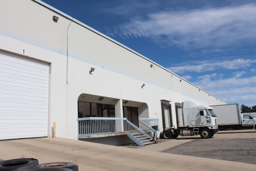 1736 S 4250 W, Salt Lake City, UT à louer - Photo de l’immeuble – Image 2 sur 23