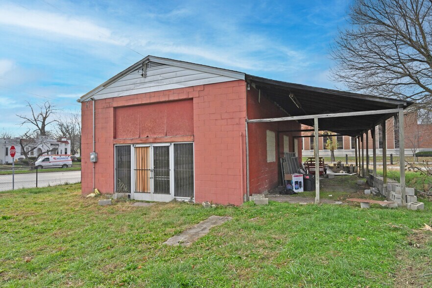 206 E Galbraith Rd, Cincinnati, OH à vendre - Photo de l’immeuble – Image 3 sur 7