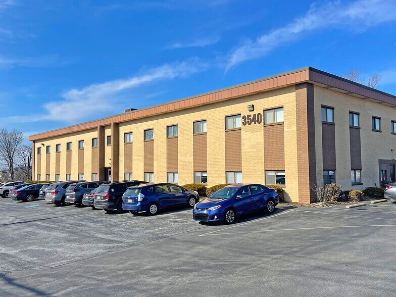 3540 N Progress Ave, Harrisburg, PA à louer - Photo principale – Image 1 sur 2