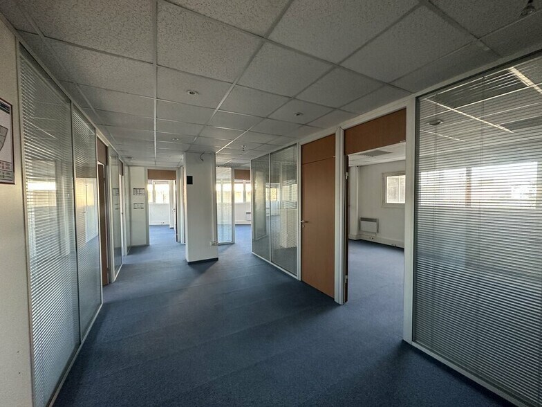Bureau dans Strasbourg à vendre - Photo intérieure – Image 2 sur 11