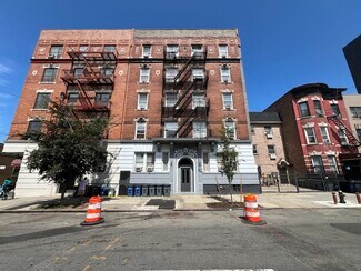 Plus de détails pour 945 Bruckner Blvd, Bronx, NY - Logement à vendre
