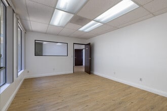 23717 Hawthorne Blvd, Torrance, CA à louer Photo intérieure– Image 2 sur 8