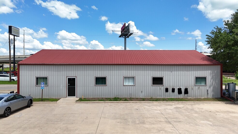 1530 N Dixon Ln, Gainesville, TX à vendre - Photo de l’immeuble – Image 2 sur 53