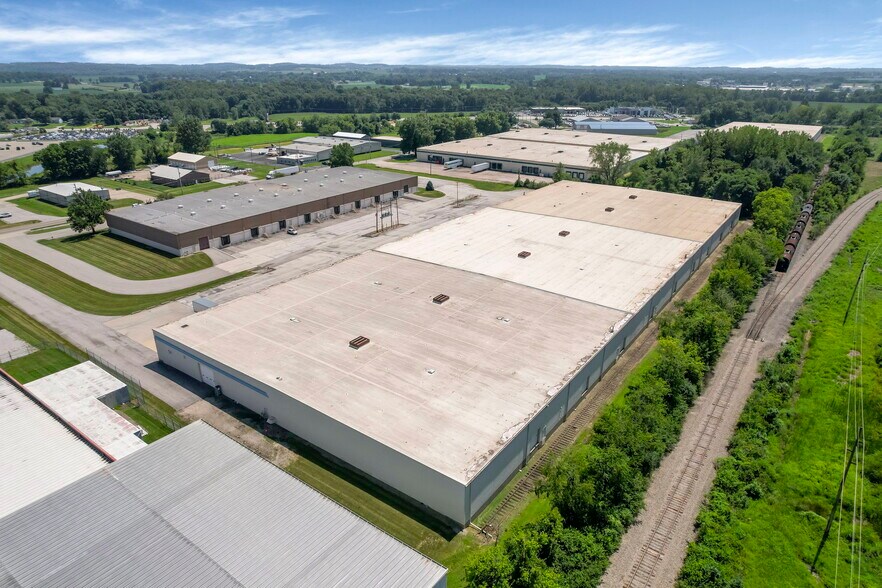 2051 James Pky, Heath, OH à louer - Photo de l’immeuble – Image 2 sur 7