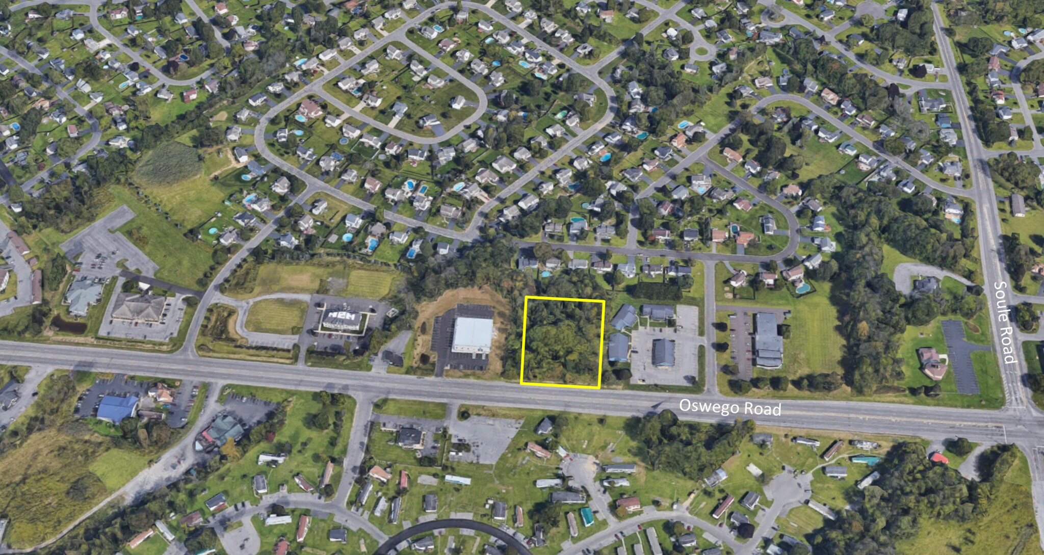 8165 Oswego Rd, Liverpool, NY à vendre Photo de l’immeuble– Image 1 sur 2