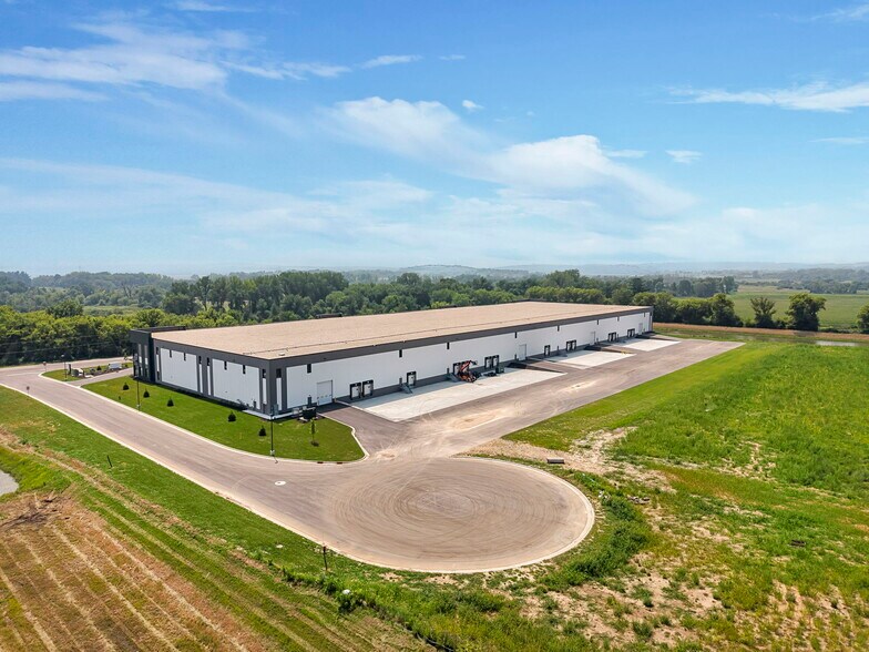 6101 Pedrelli Rd, Deforest, WI à louer - Photo de l’immeuble – Image 2 sur 3