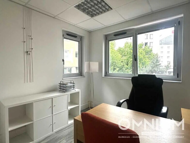 Bureau dans Caluire-et-Cuire à vendre - Photo intérieure – Image 2 sur 9