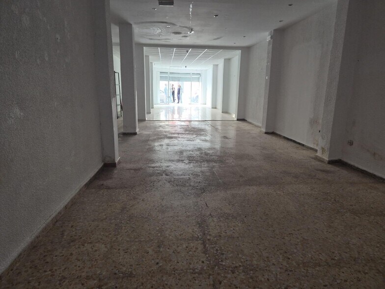 Local commercial dans Llíria, Valencia à vendre - Photo de l’immeuble – Image 2 sur 12
