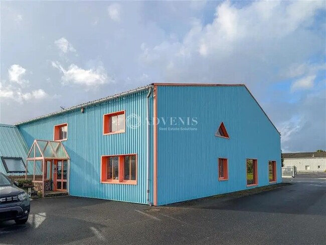 Plus de détails pour Local d'activités à louer